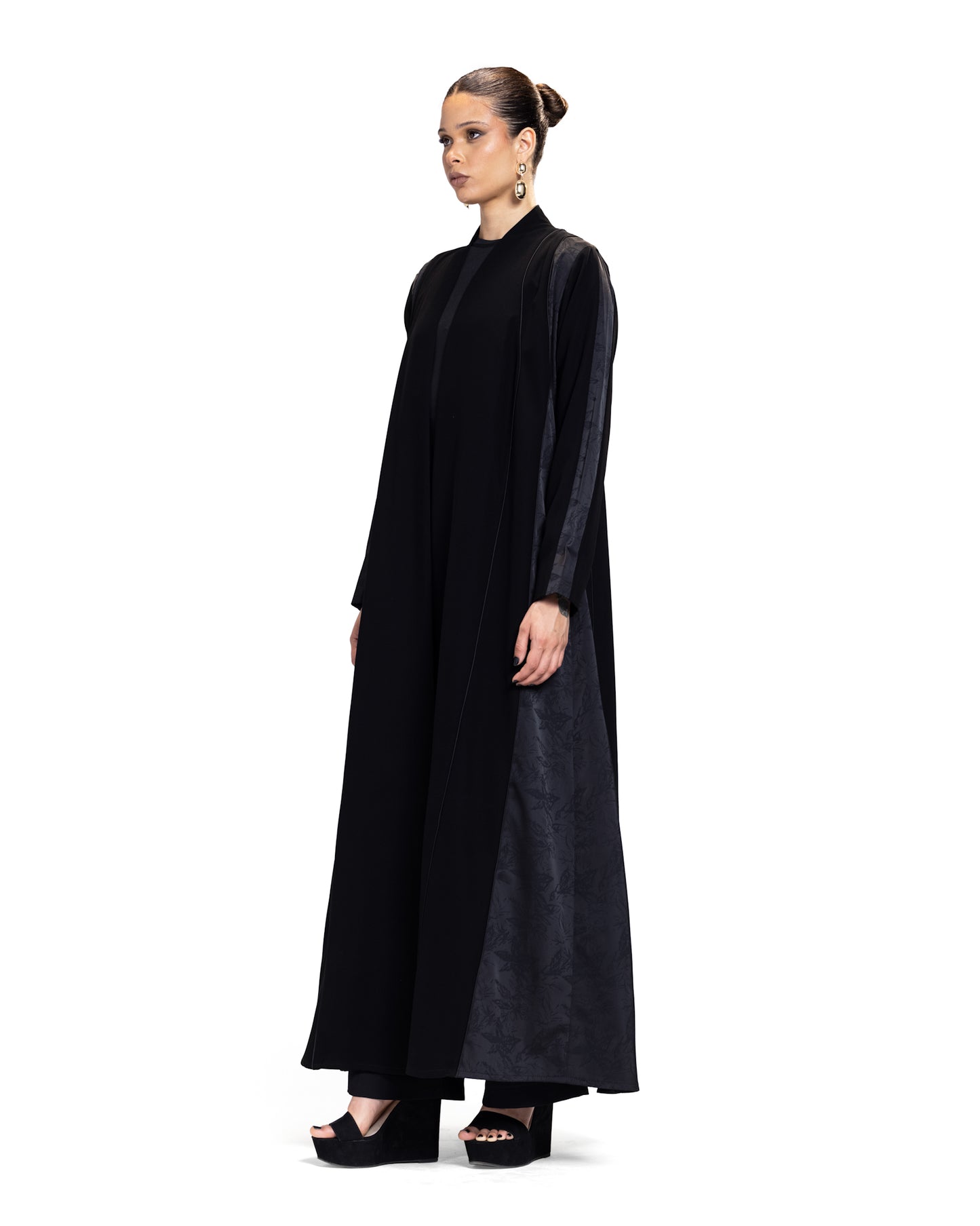 MULTI PANAL ABAYA