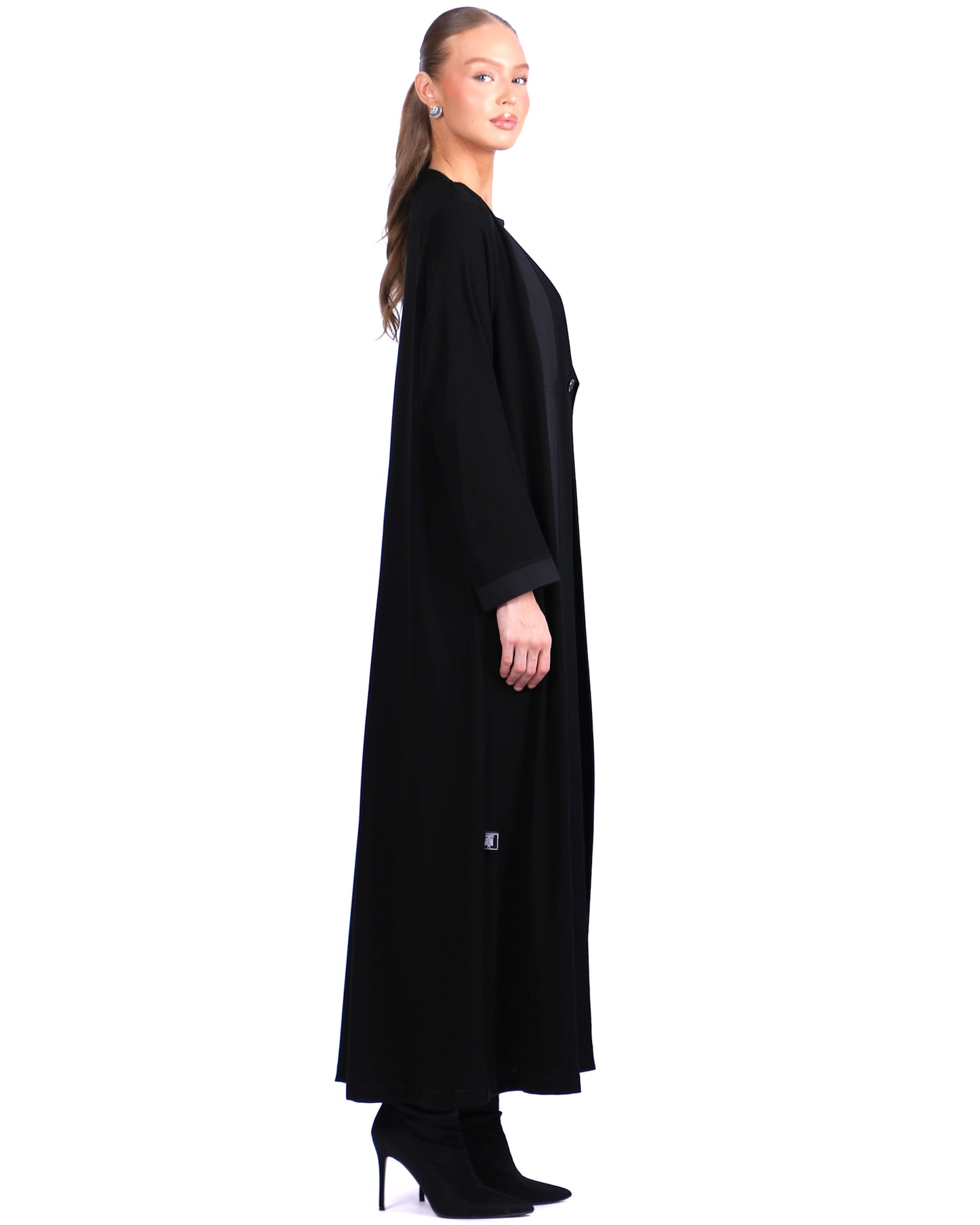 MINIMAL ABAYA